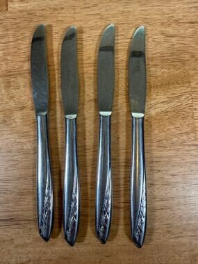 Vintage Montgomery Ward MWD3 Tulips Dinner Knives Set of 4 Stainless Steel Japan